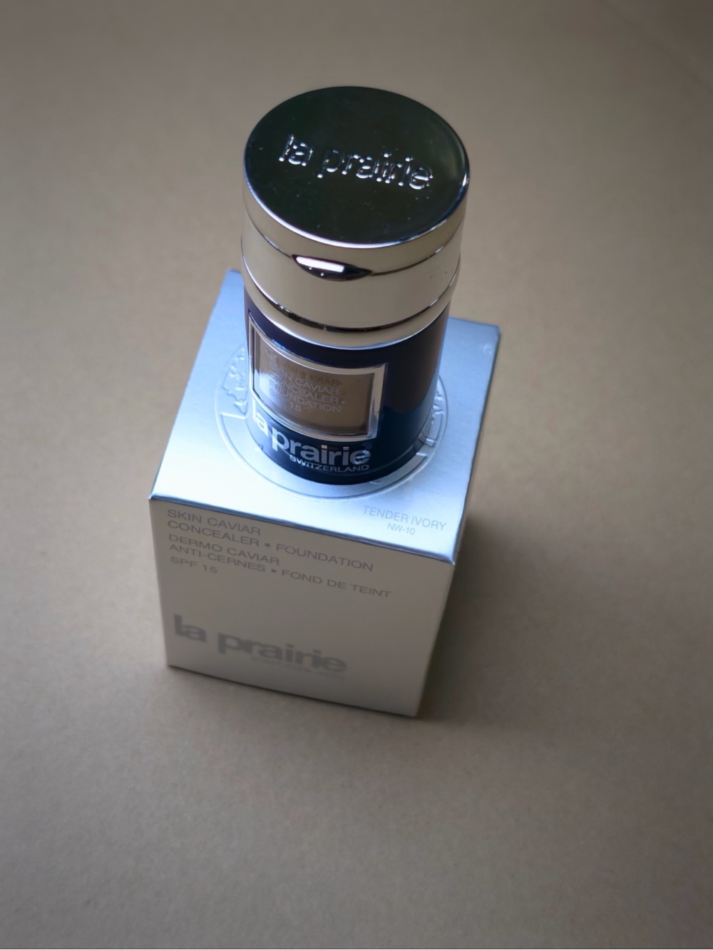 La Prairie Skin Caviar Concealer + Foundation - Tender Ivory NW-10 Travel Size